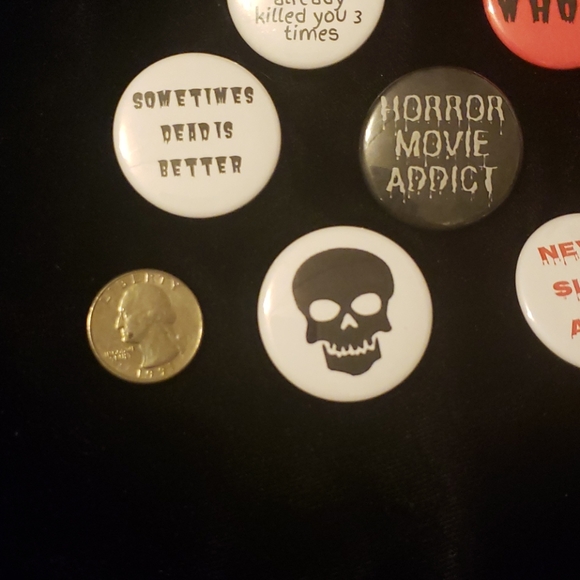Horror themed button pins - Picture 2 of 4